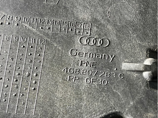 VAG 4G8807283C Направляющая переднего бампера левая в наличии Житомир