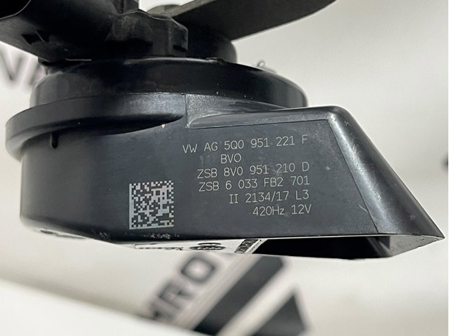 VAG 5Q0951221F в наличии Черновцы