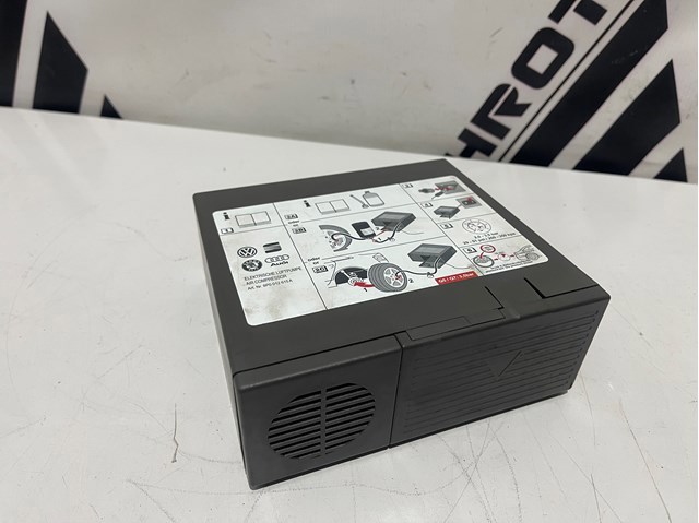 VAG 8P0012615A Компрессор для подкачки шин в наличии Полтава