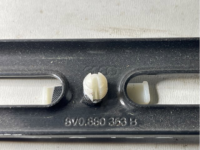 8V0880353B купить Львов