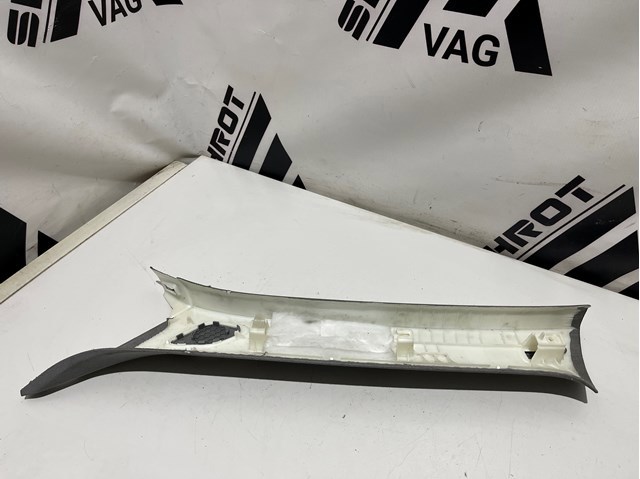 8V5867234A VAG Обшивка стойки кузова внутренняя передняя правая купить в Запорожье