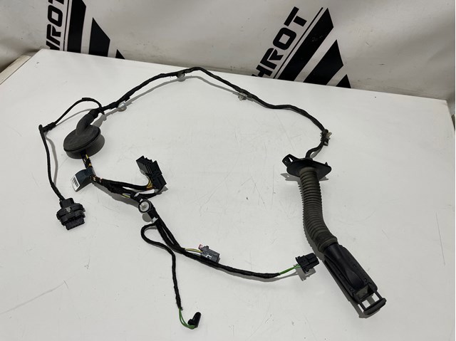 8V5971687A VAG купить в Черкассы