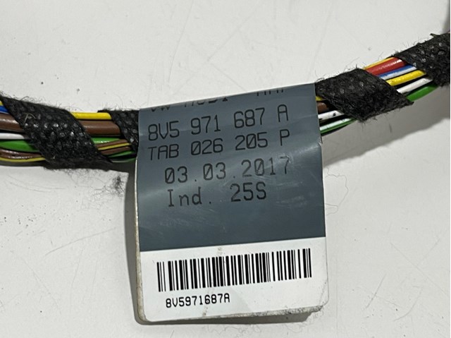 8V5971687A VAG купить в Хмельницкий
