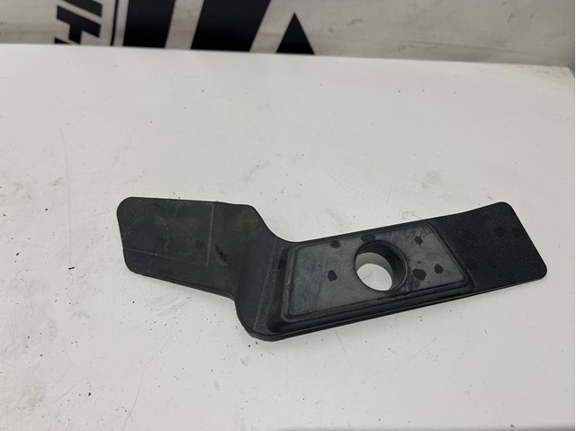 VAG 8W0823745 Заглушка жабо боковая в наличии Харьков