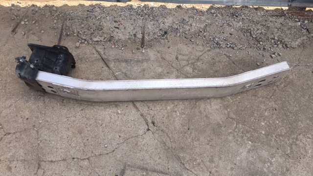 Буфер бампера переднего 5202147100 TOYOTA