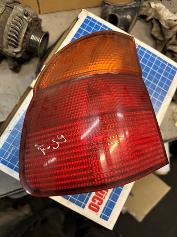 Фонарь задний левый 8361671 BMW