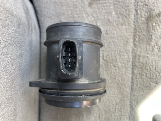 VOLVO 30677999 Датчик потока (расхода) воздуха, расходомер M.A.F. - (Mass Airflow) в наличии Кривой Рог