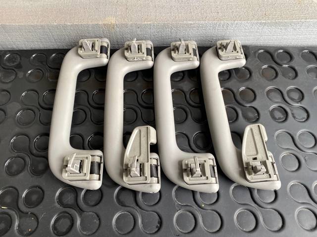 TOYOTA 7461052020B1 Ручка крыши салона в наличии Кривой Рог