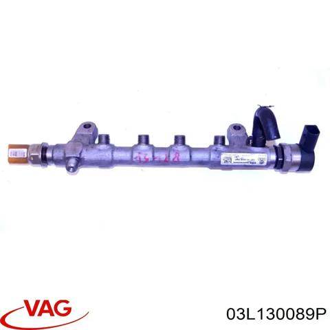 Рампа форсунок системы впрыска топлива 03L130089P VAG