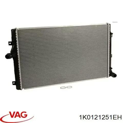 Радиатор системы охлаждения двигателя Skoda Octavia 2 A5