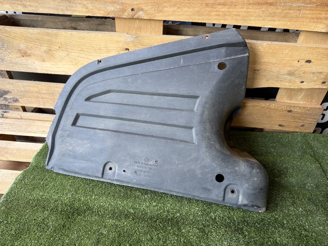 Защита днища, задняя правая 3C0825216 VAG