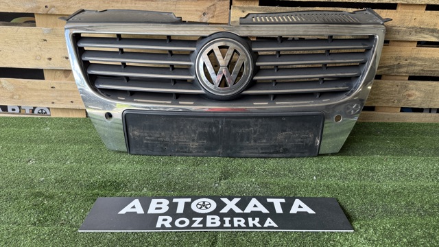Решетка радиатора 3C0853651D VAG