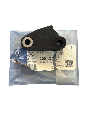 Кронштейн натяжителя приводного ремня A6012001273 MERCEDES