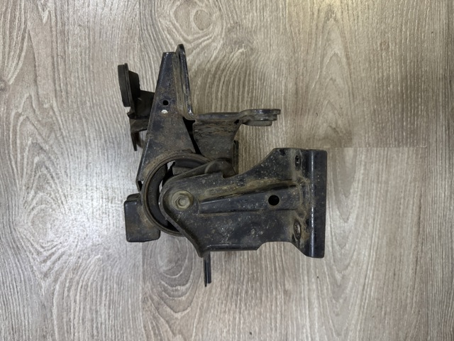 Левая подушка двигателя 112208H300 NISSAN