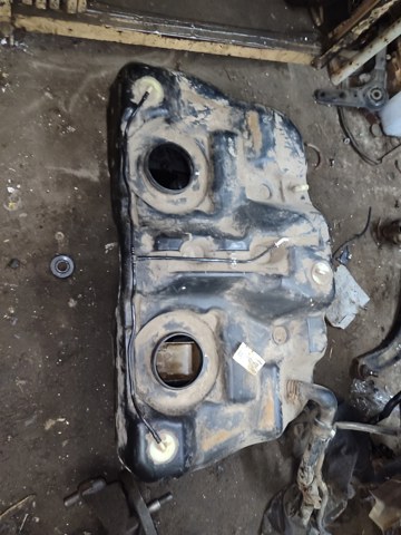 Бензобак 172028H300 NISSAN