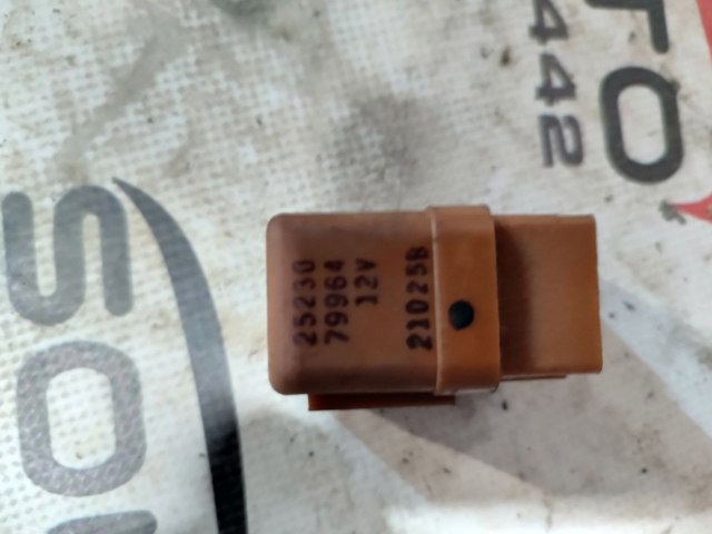 Реле противотуманной фары 2523079964 NISSAN