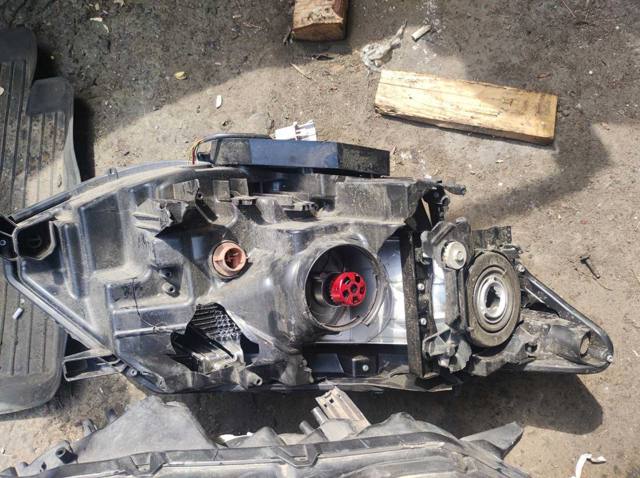 NISSAN 260106FL0A Правая фара в наличии Хмельницкий