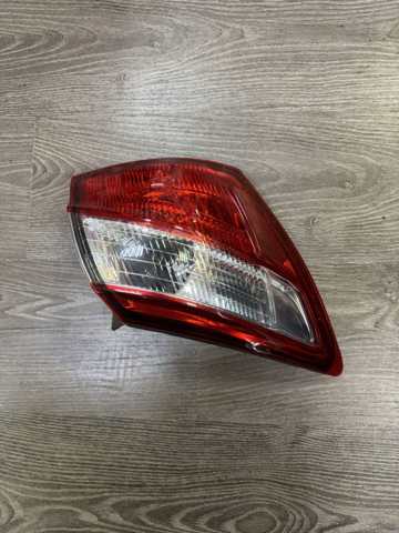 Ліхтар задній лівий зовнішній (без плати) для Nissan Qashqai J10 (10-14)