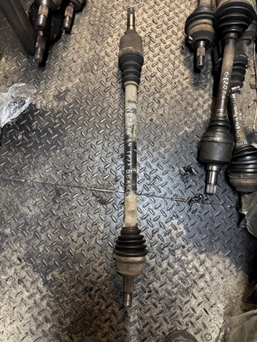 Полуось передняя, правая 3273TC PEUGEOT