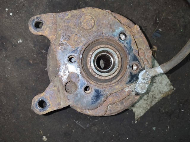 Кулак поворотный правый 430188H300 NISSAN