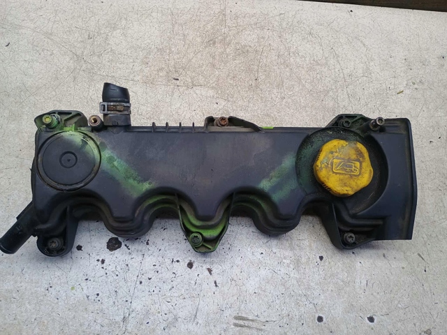 Крышка клапанная Fiat Punto GRAND