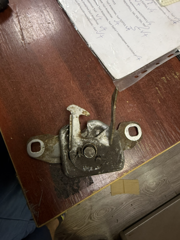 Запор капота (замок и привод замка капота) 6001547332 RENAULT