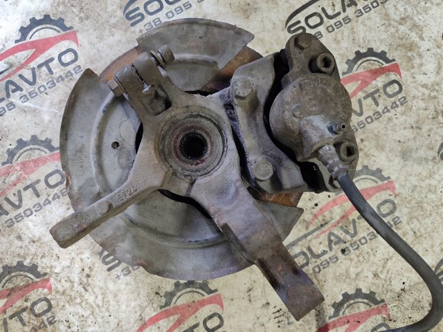 Цапфа (поворотный кулак) передний правый 6001548867 RENAULT