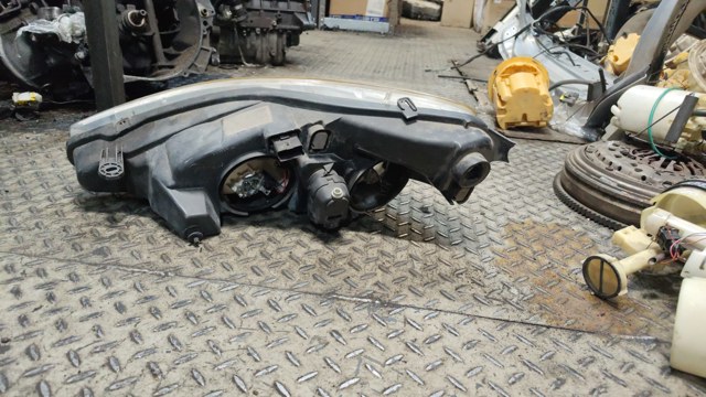 6205X8 PEUGEOT Фара правая купить в Хмельницкий