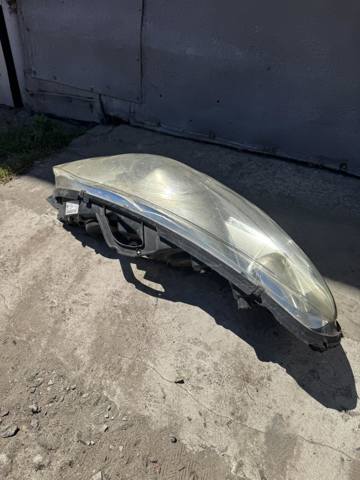 620690 PEUGEOT Фара правая купить в Николаев