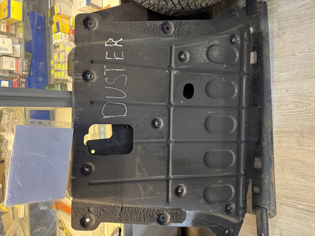 Защита поддона двигателя 758904159R RENAULT