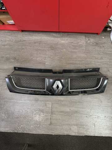 Решетка Renault Trafic 2
