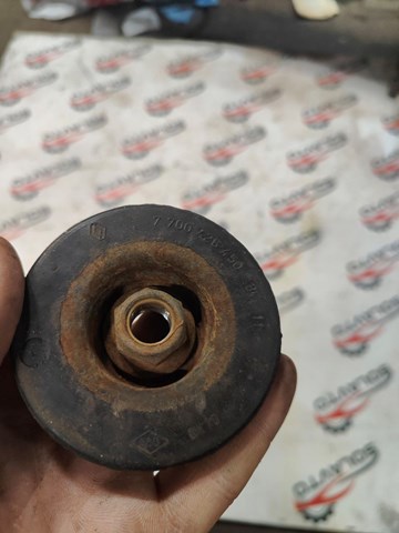 Опора стойки амортизатора переднего 7700426450 RENAULT