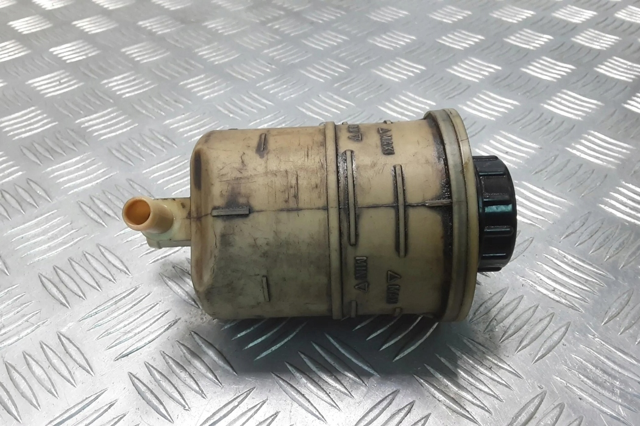 Бачок и трубопроводы 7700782884 PEUGEOT