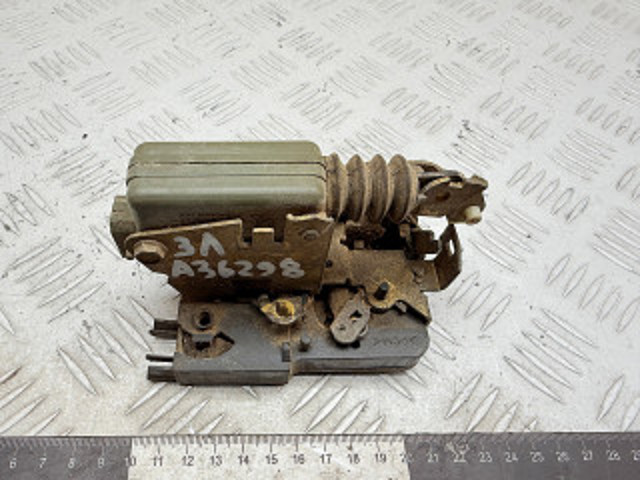 Замок задней двери, левой 7701469940 RENAULT