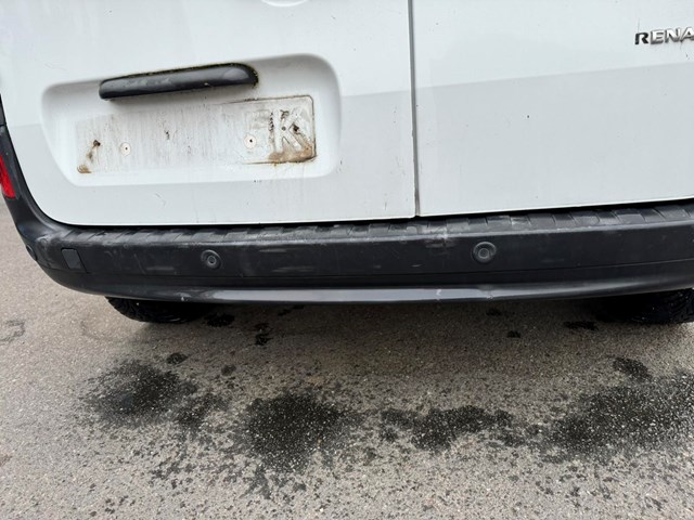 Бампер задний 7701478197 RENAULT