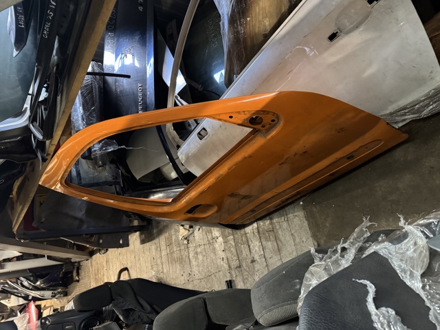 Пассажирская передняя дверь 7751471746 RENAULT