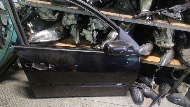 Пассажирская передняя дверь 7751473729 RENAULT