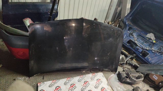 Капот двигателя Рено Меган 2