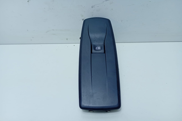 Кнопки переднего правого стекло подъемника 809600750R RENAULT