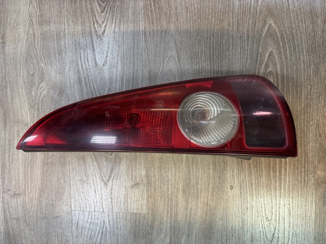 Правый стоп 8200027152 RENAULT