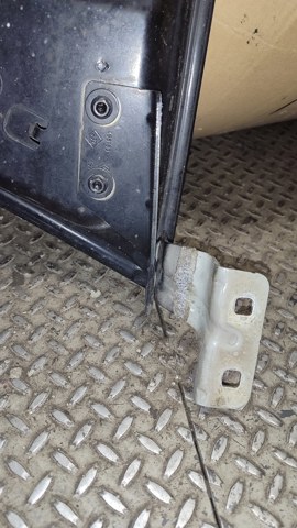 Завеса капота левая 8200468183 RENAULT