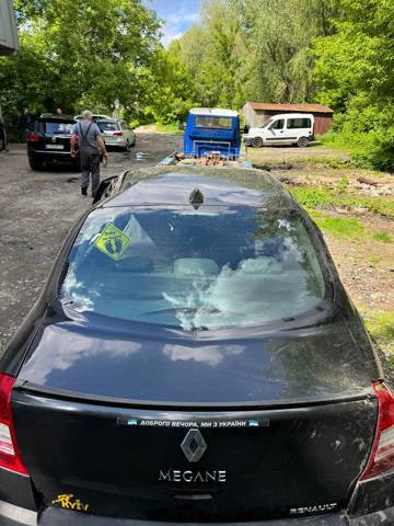 RENAULT 8200600189 Заднее стекло в наличии Винница