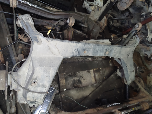 Поперечка задней подвески 8200837564 RENAULT
