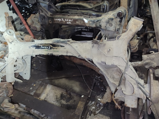 RENAULT 8200837564 Балка задней подвески (подрамник) в наличии Тернополь