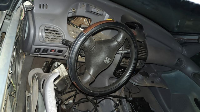 8203RZ PEUGEOT Торпедо купить в Павлоград