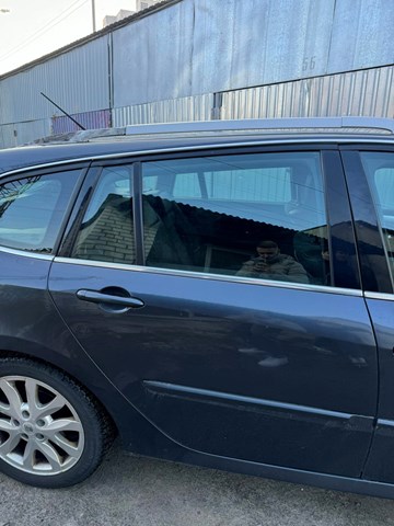 Дверь пассажирская задняя правая 821000023R RENAULT
