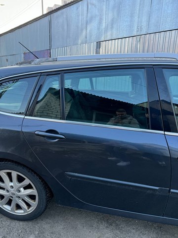 Стекло заднее правое 823000002R RENAULT