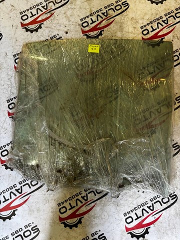 Окно задней двери 82300AX105 NISSAN