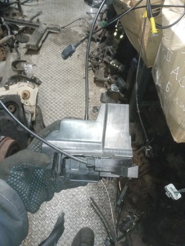 Замок задней правой двери  825020025R RENAULT