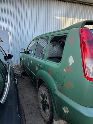 Стекло кузова/багажного отсека, левое 833018H301 NISSAN